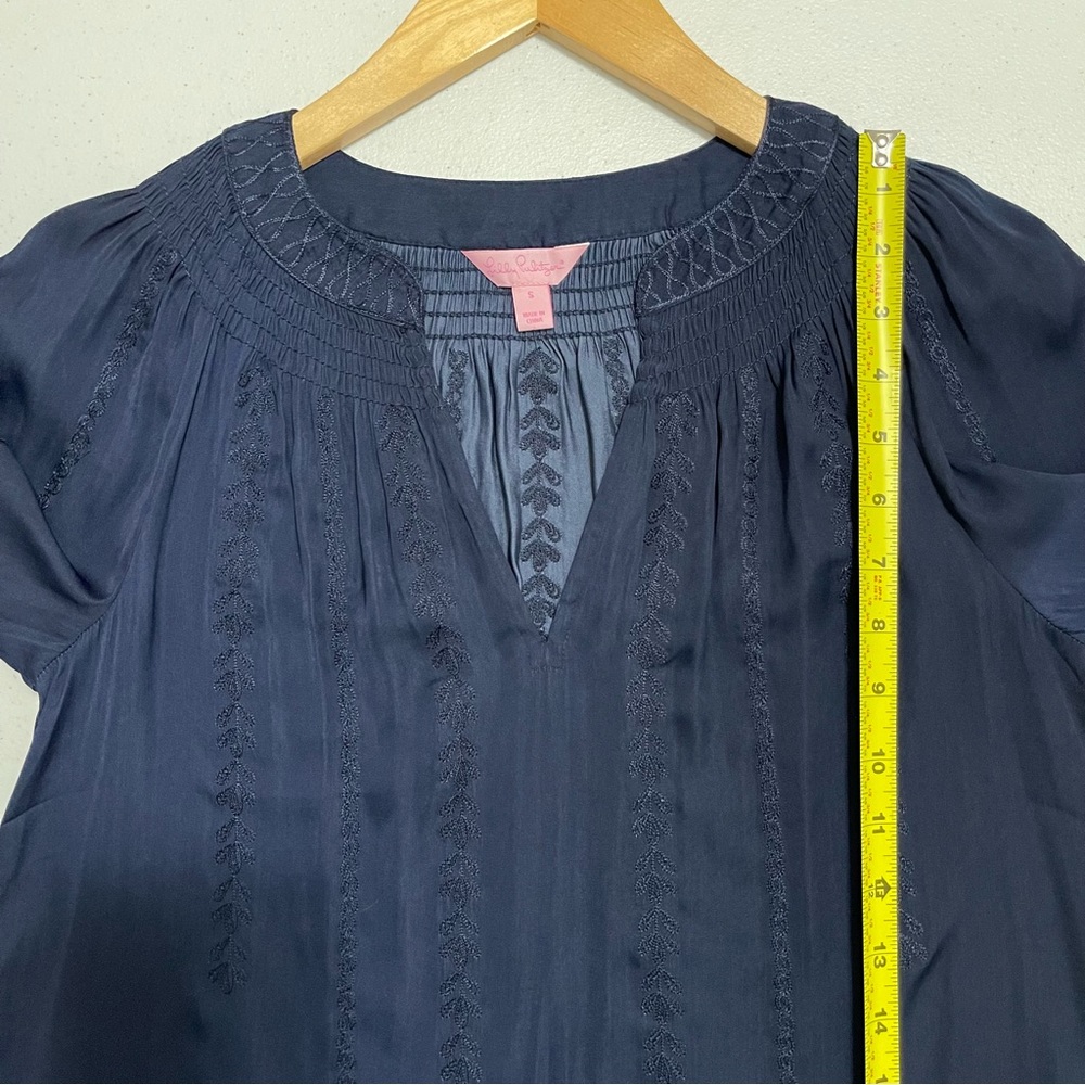 Lilly Pulitzer Navy Hollis Embroidered Tunic Top Small - Picture 6 of 9